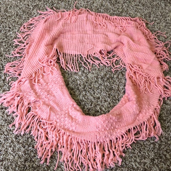 Super soft pink infinity scarf - Picture 2 of 2